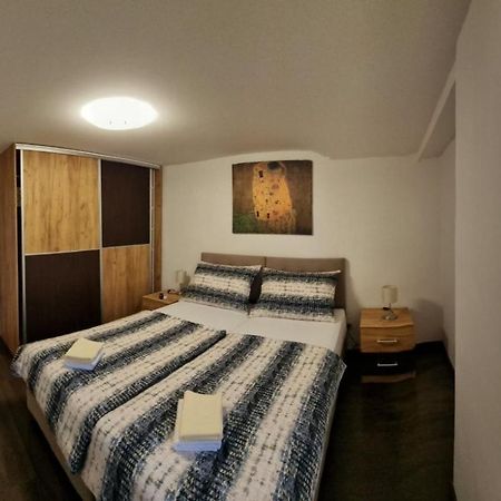 Apartmani Nika 1 里耶卡 外观 照片